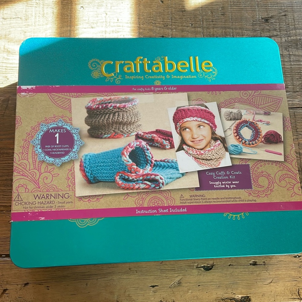 Craftabelle cozy cuff & cowls kit
